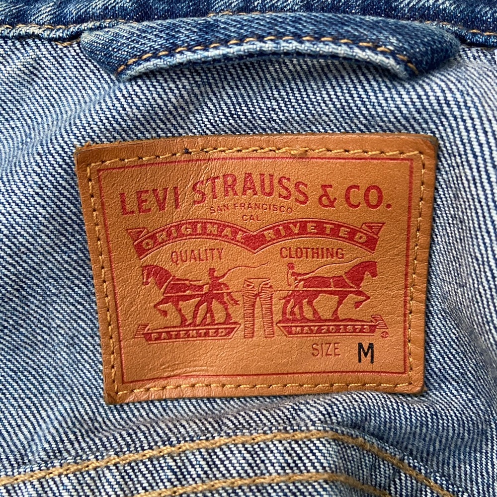 Levi’s Denim Jacket - Picture 5 of 5